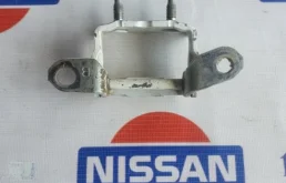 Петля двери задняя правая верхняя для Nissan Qashqai на фотографиях