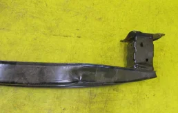 Усилитель заднего бампера для Skoda Octavia 2014 года на фотографиях