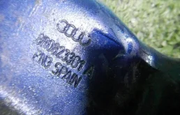 Петля капота левая для Audi Q5 2013 года на фотографиях