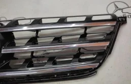 Решетка радиатора для Mercedes-Benz M class 2015 года на фотографиях