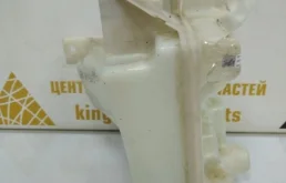 Бачок стеклоомывателя передний для Volkswagen Polo 2017 года на фотографиях