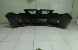 Бампер для Volkswagen Polo 2008 года на фотографиях