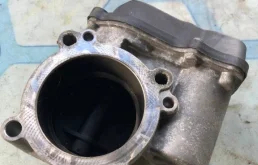 Дроссельная заслонка для Volkswagen Passat 2007 года на фотографиях