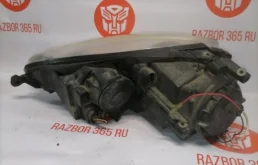 Фара правая для Volkswagen Jetta 2008 года на фотографиях