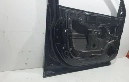 Дверь передняя левая для Nissan X-Trail 2001 года на фотографиях