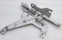 Петля капота левая для BMW X5 на фотографиях