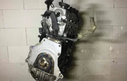 Двигатель без навесного для Volkswagen Caddy 2000 года на фотографиях