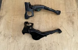 Рычаг продольный задний левый для Toyota RAV4 2004 года на фотографиях