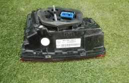 Фонарь внутренний правый для Volkswagen Passat 2019 года на фотографиях