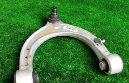 Рычаг передний правый верхний для BMW 5er 2018 года на фотографиях