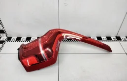 Фонарь внешний правый для Volvo XC90 2019 года на фотографиях