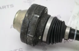 Привод передний левый для Volkswagen Touareg 2005 года на фотографиях