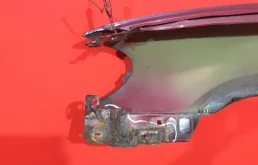 Крылья для Nissan Almera 2003 года на фотографиях