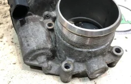 Дроссельная заслонка для Volkswagen Passat 2009 года на фотографиях