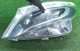 Фары для Mercedes-Benz Vito 2017 года на фотографиях