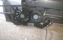 Панель радиатора (телевизор) для Audi A4 2006 года на фотографиях