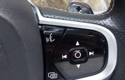 Руль для Volvo XC90 2016 года на фотографиях