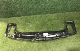 Панель радиатора (телевизор) для BMW 1er 2014 года на фотографиях