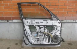 Дверь багажника для Nissan Juke 2020 года на фотографиях