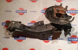 Рычаг задний левый нижний для Nissan X-Trail 2015 года на фотографиях