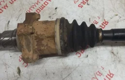 Привод передний правый для Nissan X-Trail 2006 года на фотографиях