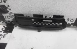 Решетка переднего бампера для Toyota RAV4 2010 года на фотографиях