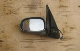 Стекла и зеркала для Nissan Almera 2004 года на фотографиях