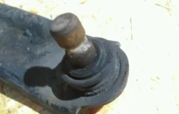 Рычаг передний правый нижний для Nissan X-Trail на фотографиях