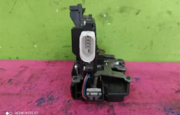 Замок передней левой двери для Volkswagen Touareg 2005 года на фотографиях