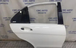Дверь задняя правая для Mercedes-Benz C class 2010 года на фотографиях