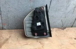 Фонарь правый для BMW X3 2006 года на фотографиях