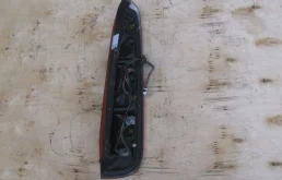 Фонарь левый для Nissan X-Trail 2001 года на фотографиях