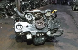 Двигатель без навесного для Subaru Legacy 1999 года на фотографиях