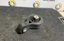 Опора двигателя передняя левая нижняя для Nissan Teana 2010 года на фотографиях