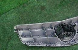 Решетка радиатора для Mercedes-Benz C class 2007 года на фотографиях