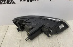 Фары для Skoda Octavia 2004 года на фотографиях