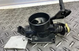 Дроссельная заслонка для Ford Focus 2000 года на фотографиях