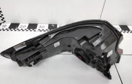 Фонарь внешний правый для BMW 5er 2019 года на фотографиях