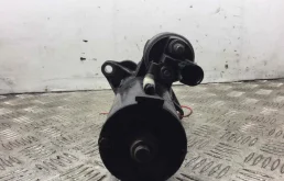 Стартер для Volkswagen Passat 2005 года на фотографиях