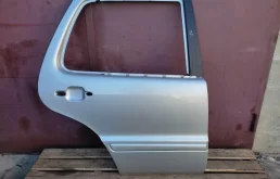 Дверь задняя правая для Mercedes-Benz M class 2000 года на фотографиях