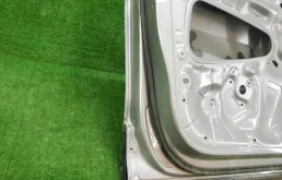 Накладка на дверь передняя левая для Volkswagen Tiguan 2018 года на фотографиях