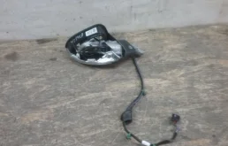 Стекла и зеркала для Volkswagen Passat 2019 года на фотографиях