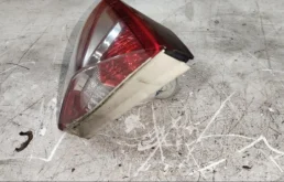 Фонарь внутренний правый для Ford Kuga 2010 года на фотографиях