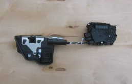 Уплотнитель передней правой двери для BMW 5er 2010 года на фотографиях