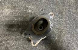 Опора двигателя передняя левая нижняя для Nissan Teana 2010 года на фотографиях