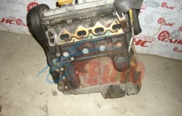 Двигатель без навесного для Opel Astra 1997 года на фотографиях