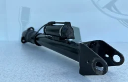 Амортизатор задний правый для Mercedes-Benz GL class 2010 года на фотографиях