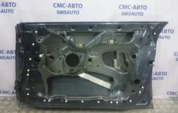 Дверь передняя правая для Audi A6 2002 года на фотографиях