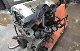 Двигатель без навесного для Mercedes-Benz C class 2001 года на фотографиях