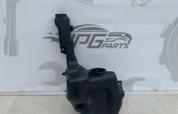 Бачок стеклоомывателя передний для Mercedes-Benz C class 2014 года на фотографиях